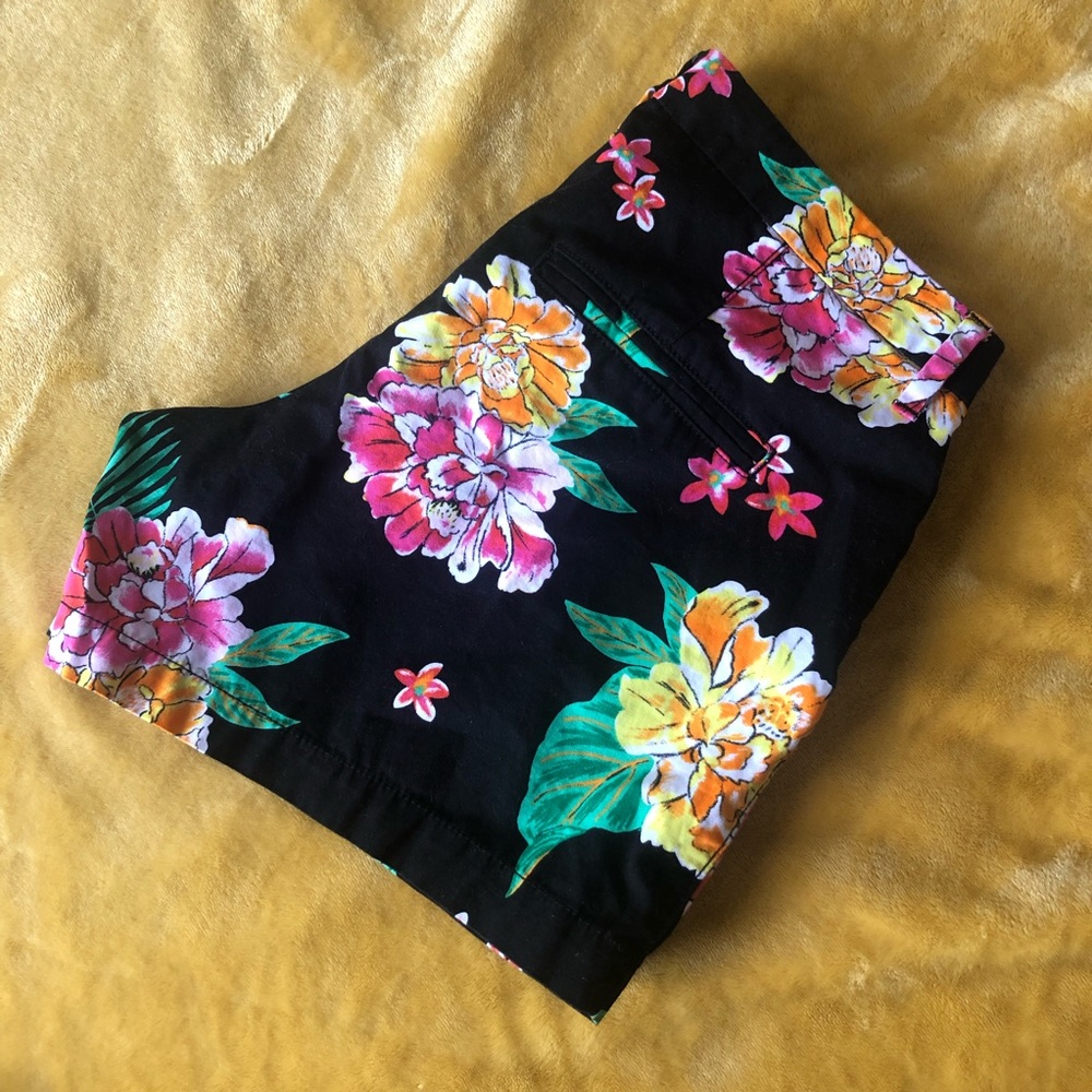 Old Navy 🌺 bermuda bright floral 🌺 shorts